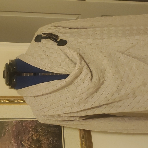 Gorgeous Venus waffle knit cardigan / wrap. - Picture 7 of 8